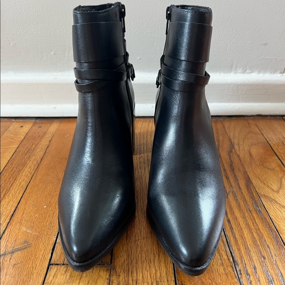 Matisse Brand Black Leather Bootie with Buckle, Size 7.5 - Picture 6 of 9